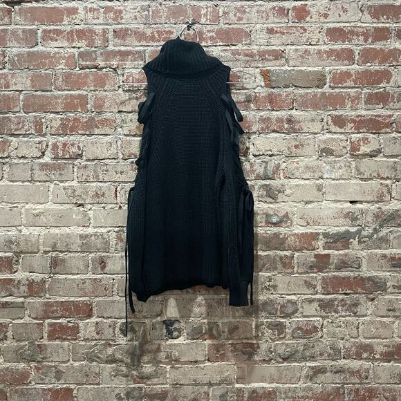 Alice + Olivia Izetta Open Shoulder Turtleneck in Black Size XS - Picture 9 of 11